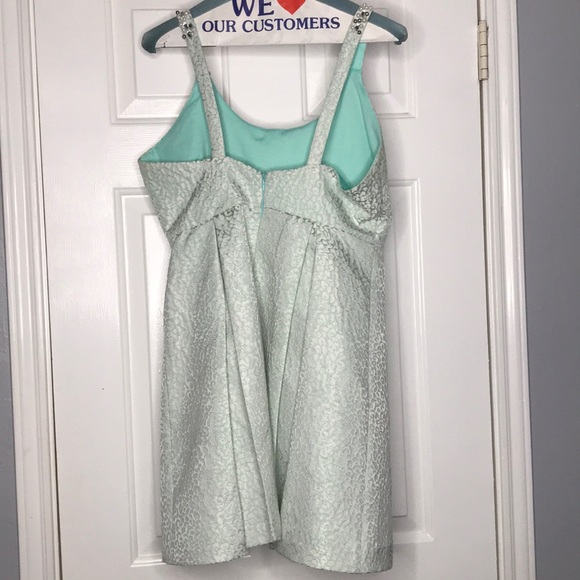 Wedding outfit. Worn once - Picture 2 of 2